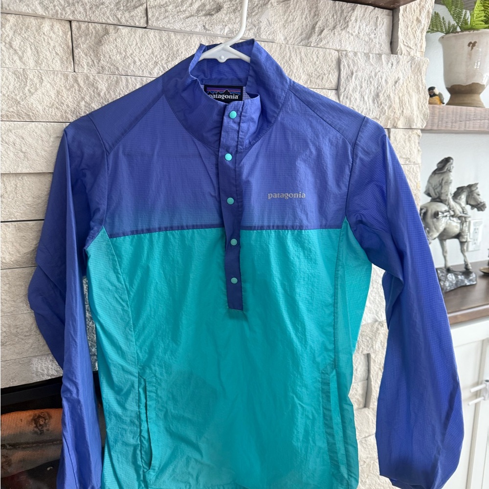 Patagonia Men's Purple and Turquoise Windbreaker